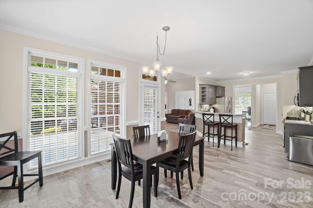 8000 Tottenham Drive, Harrisburg, NC 28075
