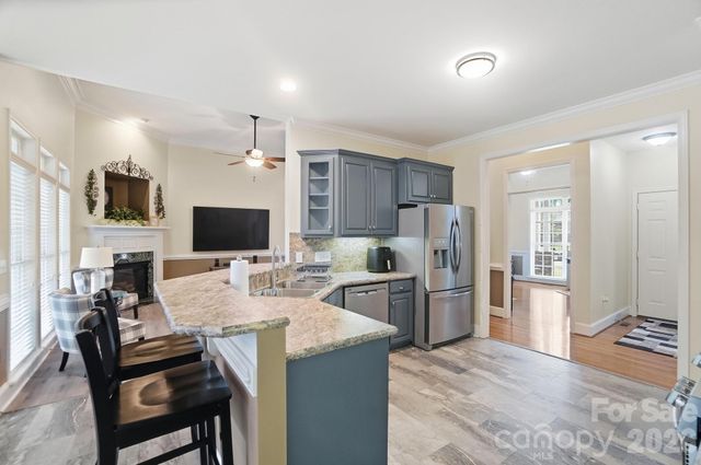 8000 Tottenham Drive, Harrisburg, NC 28075