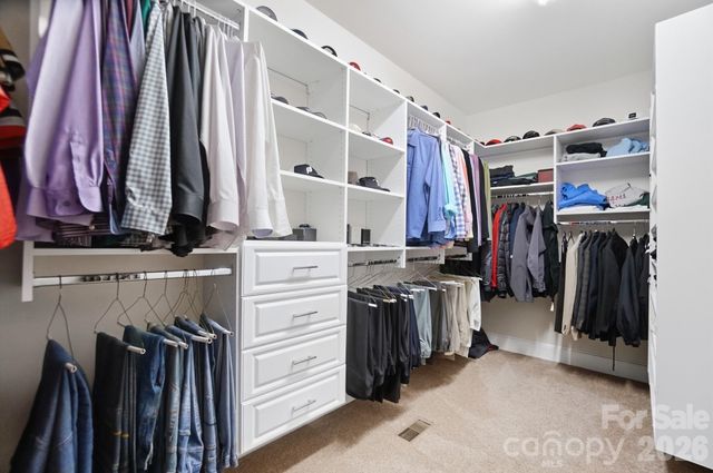 8000 Tottenham Drive, Harrisburg, NC 28075