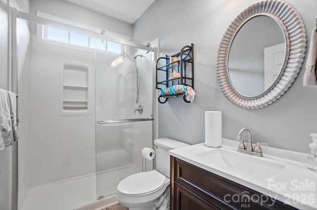 8000 Tottenham Drive, Harrisburg, NC 28075