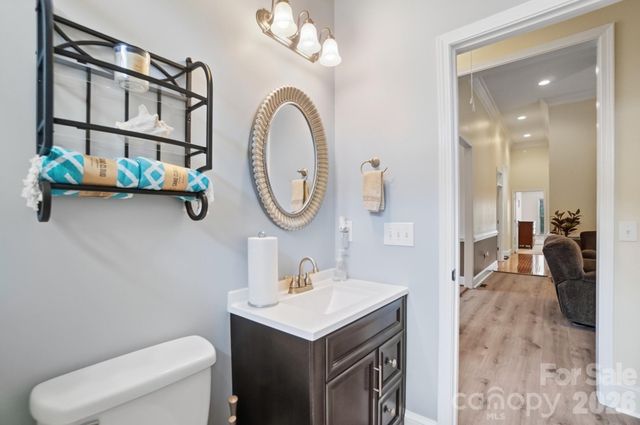 8000 Tottenham Drive, Harrisburg, NC 28075