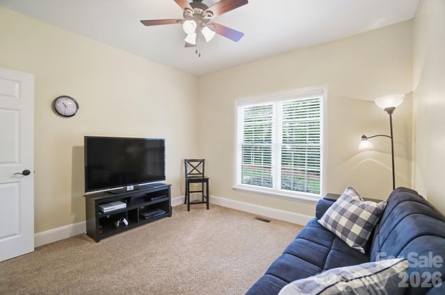 8000 Tottenham Drive, Harrisburg, NC 28075