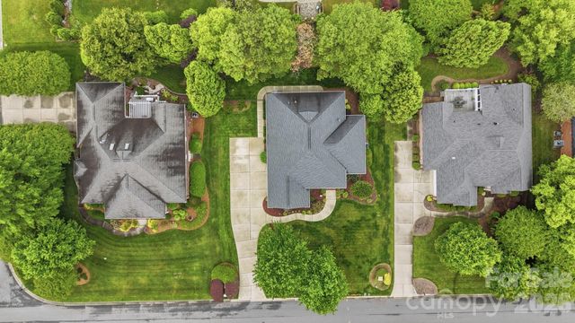 8000 Tottenham Drive, Harrisburg, NC 28075