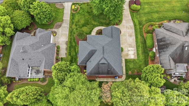 8000 Tottenham Drive, Harrisburg, NC 28075