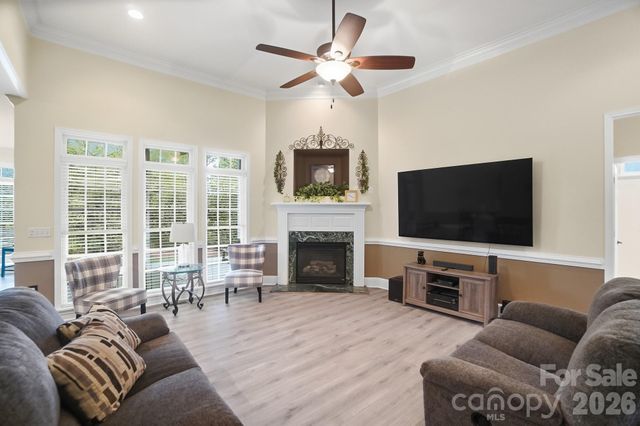 8000 Tottenham Drive, Harrisburg, NC 28075