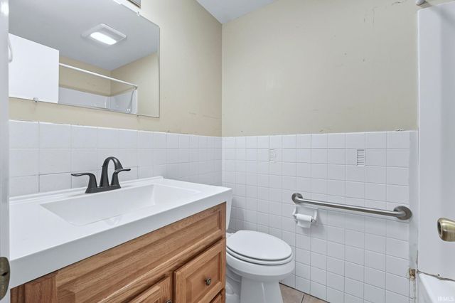 2937 Westbrook Dr Apt 401A, Fort Wayne, IN 46805