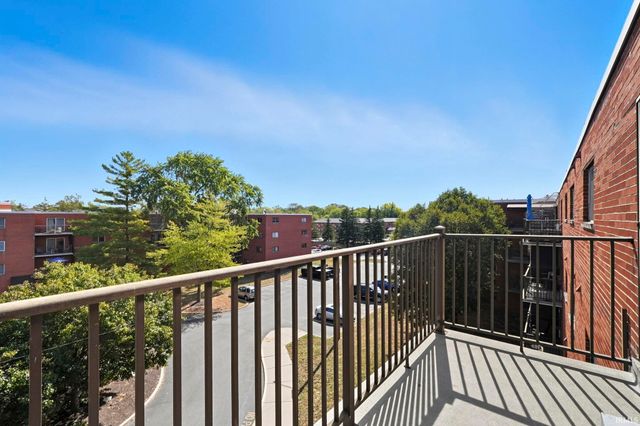 2937 Westbrook Dr Apt 401A, Fort Wayne, IN 46805