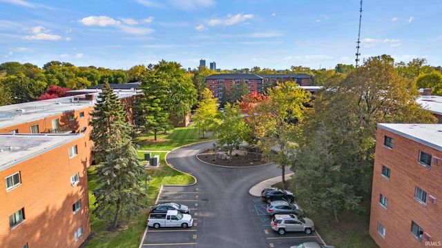 2937 Westbrook Dr Apt 401A, Fort Wayne, IN 46805