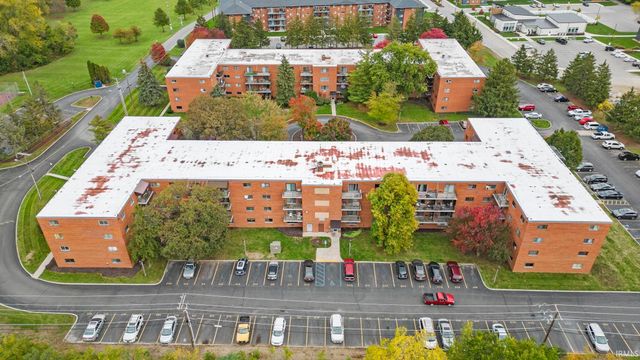 2937 Westbrook Dr Apt 401A, Fort Wayne, IN 46805