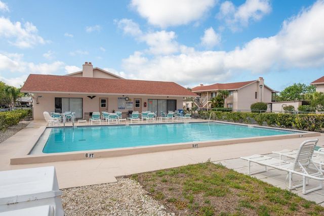 9981 EAGLES PT CIRCLE 4, Port Richey, FL 34668