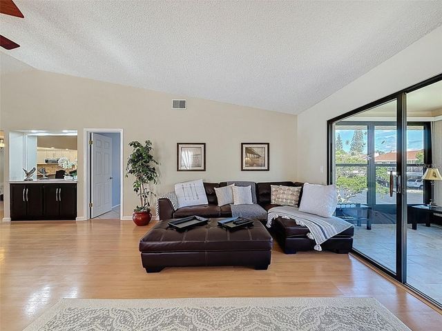 9981 EAGLES PT CIRCLE 4, Port Richey, FL 34668