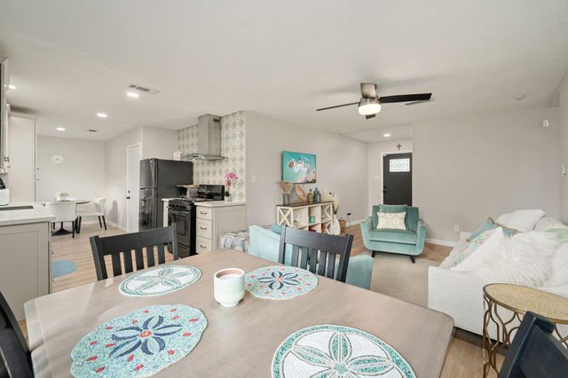 5147 Castle Creek Lane, Houston, TX 77053