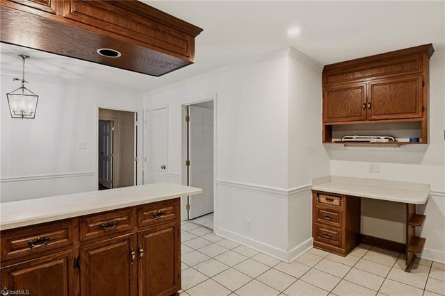 33 Kemp Road E, Greensboro, NC 27410