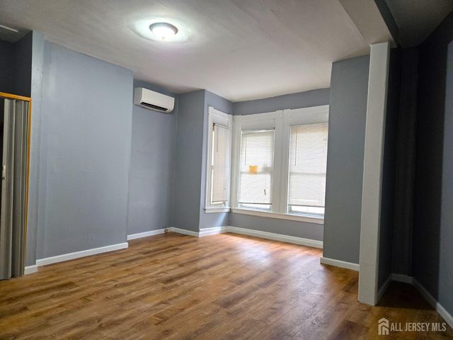 314 Seaman Street 1, New Brunswick, NJ 08901
