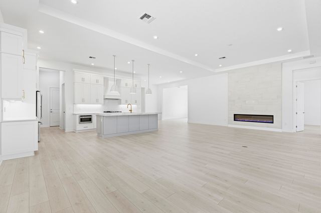 9525 St Germain Drive, Palm Beach Gardens, FL 33412