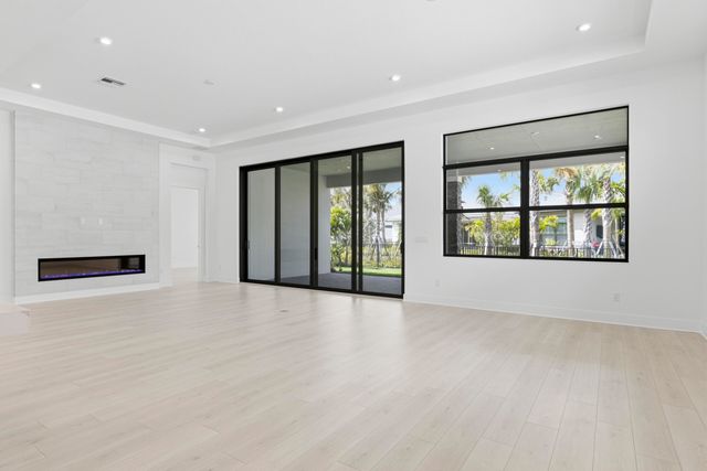 9525 St Germain Drive, Palm Beach Gardens, FL 33412