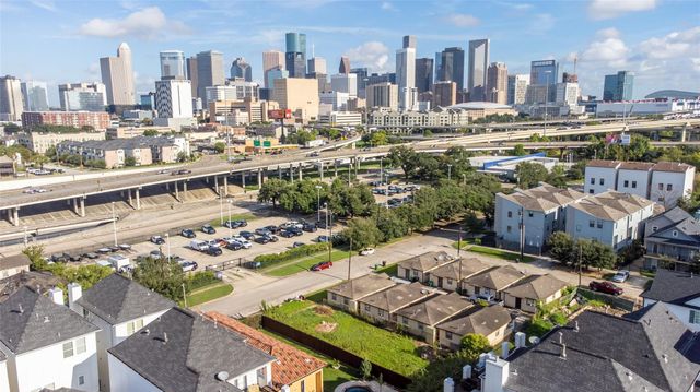 2014 Mcllhenny Street, Houston, TX 77004