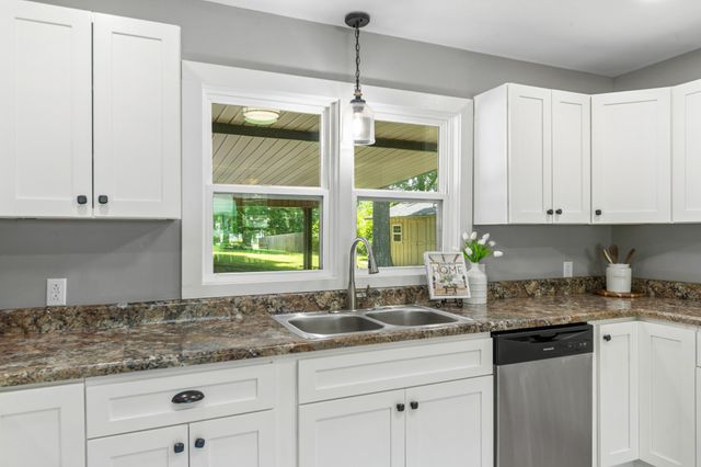 916 Battery Dr, Lewisburg, TN 37091
