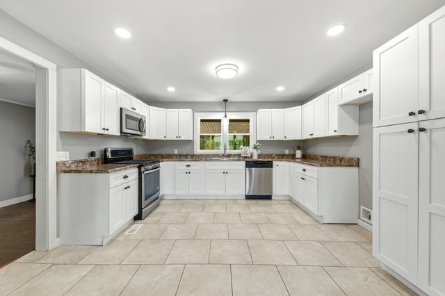 916 Battery Dr, Lewisburg, TN 37091
