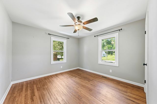 916 Battery Dr, Lewisburg, TN 37091