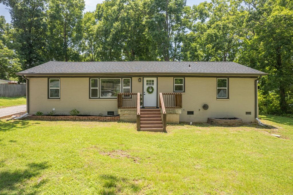 916 Battery Dr, Lewisburg, TN 37091