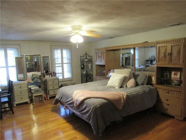 83 Locust Avenue, North Providence, RI 02911
