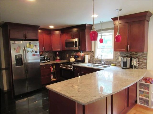 83 Locust Avenue, North Providence, RI 02911
