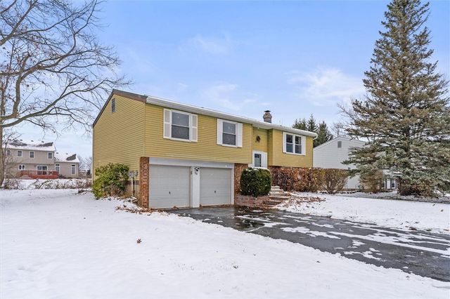 24 Ridge Meadows Drive, Ogden, NY 14559