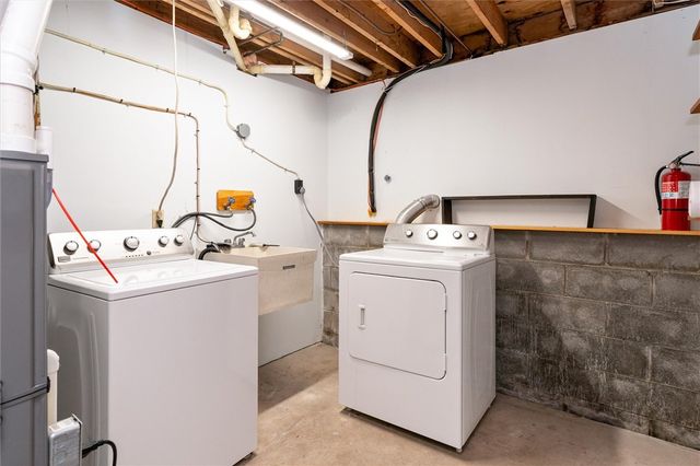 24 Ridge Meadows Drive, Ogden, NY 14559