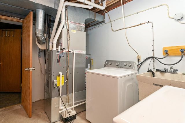 24 Ridge Meadows Drive, Ogden, NY 14559