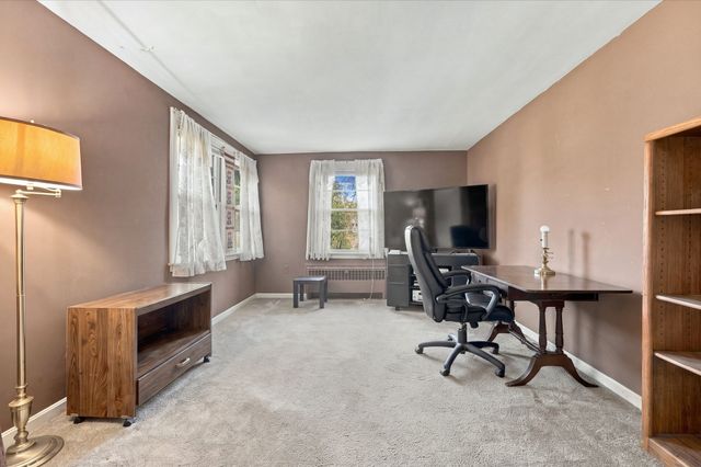 10 Davenport St, Worcester, MA 01610