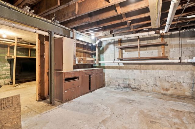 10 Davenport St, Worcester, MA 01610