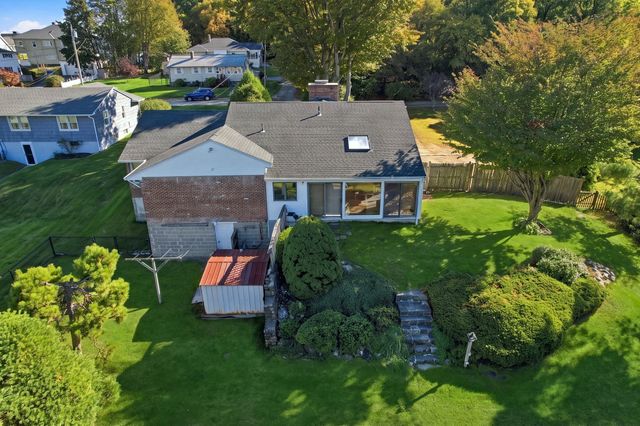 10 Davenport St, Worcester, MA 01610