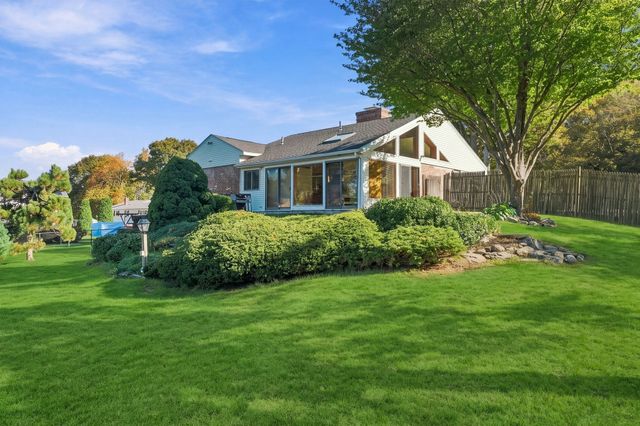 10 Davenport St, Worcester, MA 01610