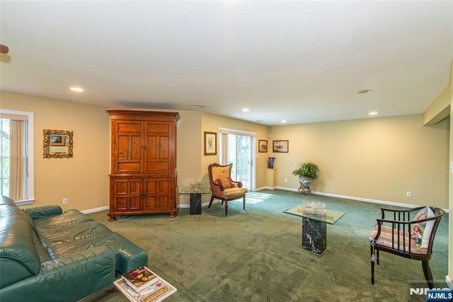 14 N Shadow Lane, Oakland, NJ 07436