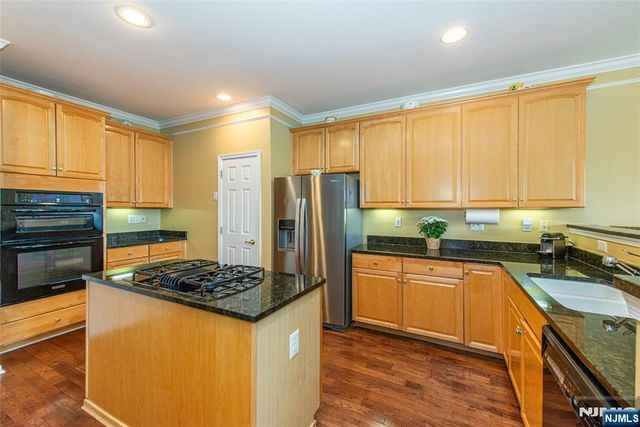 14 N Shadow Lane, Oakland, NJ 07436