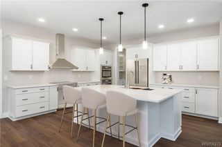 160 Sandywood Circle, Grand Island, NY 14072
