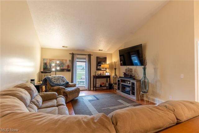 204 Harbor Ridge Lane, Fairport Harbor, OH 44077