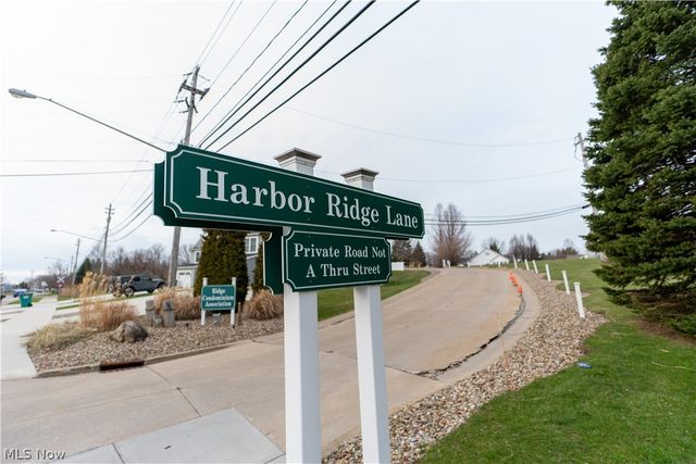 204 Harbor Ridge Lane, Fairport Harbor, OH 44077