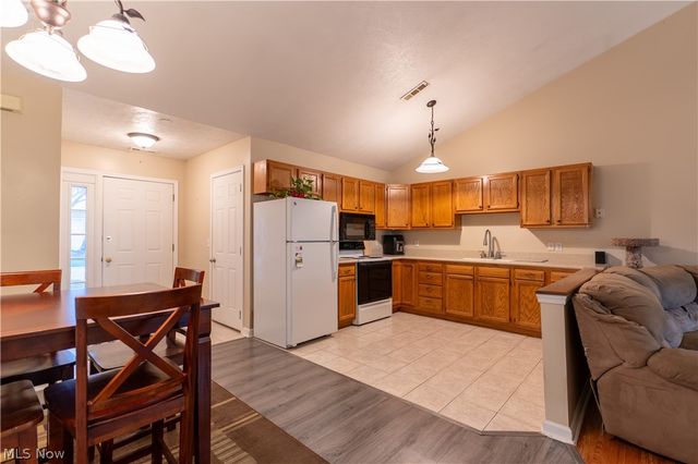 204 Harbor Ridge Lane, Fairport Harbor, OH 44077