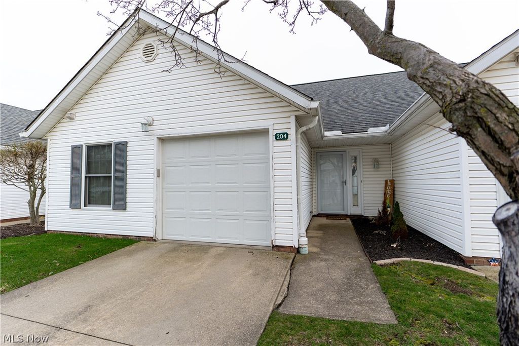 204 Harbor Ridge Lane, Fairport Harbor, OH 44077