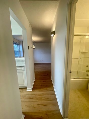 27 Northill Street 3P, Stamford, CT 06907