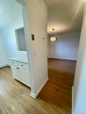 27 Northill Street 3P, Stamford, CT 06907