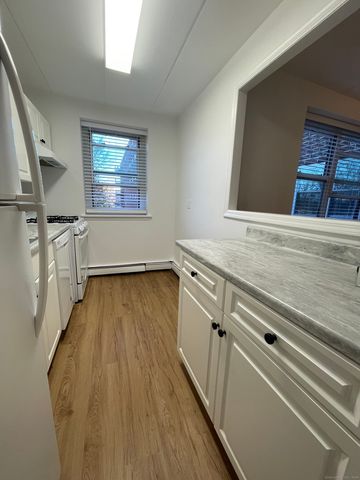 27 Northill Street 3P, Stamford, CT 06907