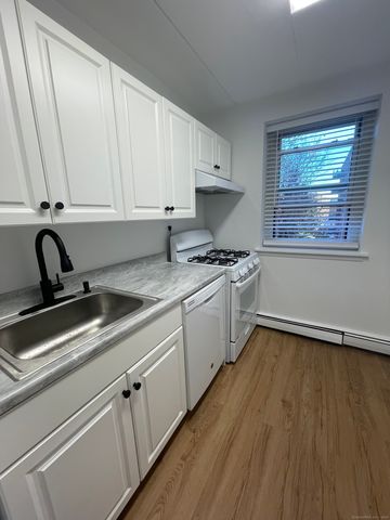 27 Northill Street 3P, Stamford, CT 06907