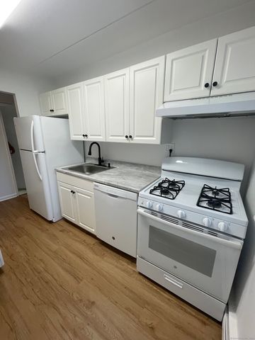 27 Northill Street 3P, Stamford, CT 06907