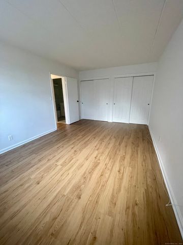 27 Northill Street 3P, Stamford, CT 06907