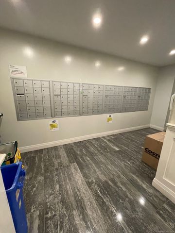 27 Northill Street 3P, Stamford, CT 06907