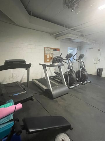 27 Northill Street 3P, Stamford, CT 06907