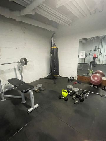 27 Northill Street 3P, Stamford, CT 06907